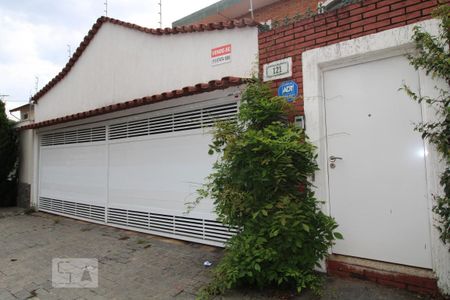 Casa à venda com 300m², 4 quartos e 3 vagasFachada