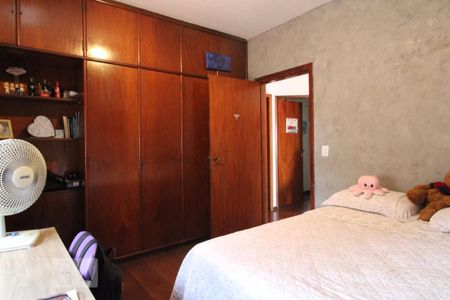 Casa à venda com 300m², 4 quartos e 3 vagasSuíte 2