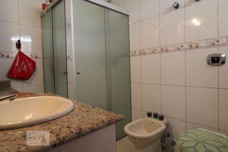 Casa à venda com 300m², 4 quartos e 3 vagasBanheiro da suíte 1