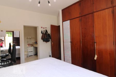 Casa à venda com 300m², 4 quartos e 3 vagasSuíte 3