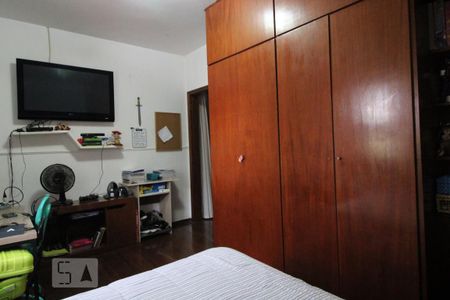 Casa à venda com 300m², 4 quartos e 3 vagasQuarto