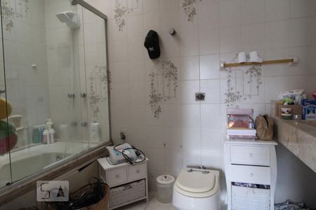 Casa à venda com 300m², 4 quartos e 3 vagasBanheiro da suíte 3