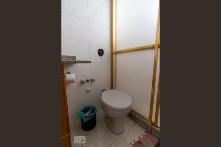 Apartamento à venda com 237m², 4 quartos e sem vaga Apartamento à venda com 237m², 4 quartos e sem vagaBanheiro 1