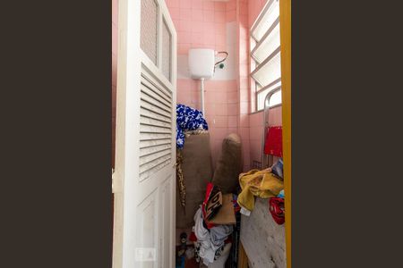 Apartamento à venda com 237m², 4 quartos e sem vaga Apartamento à venda com 237m², 4 quartos e sem vagaBanheiro de Serviço