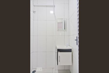 Banheiro de casa para alugar com 1 quarto, 50m² em Parque São Luís, São Paulo