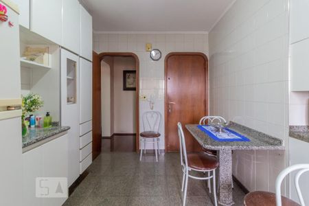 Apartamento para alugar com 210m², 3 quartos e 2 vagasCozinha