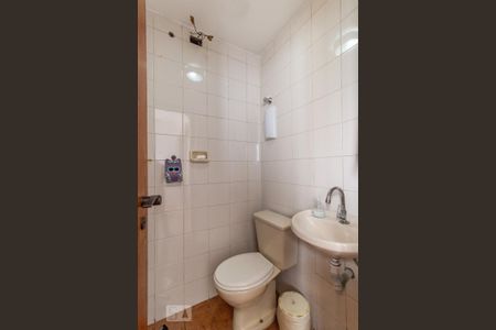 Apartamento para alugar com 210m², 3 quartos e 2 vagasBanheiro de Serviço
