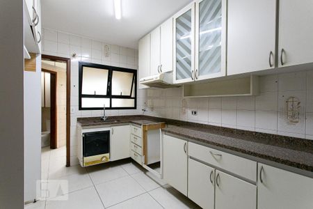 Cozinha de apartamento para alugar com 3 quartos, 100m² em Vila Azevedo, São Paulo