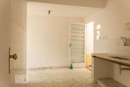 Casa para alugar com 80m², 2 quartos e 2 vagas Casa para alugar com 80m², 2 quartos e 2 vagasCozinha