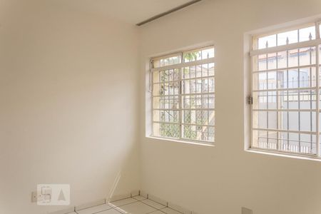 Sala de casa para alugar com 2 quartos, 80m² em Vila Isa, São Paulo