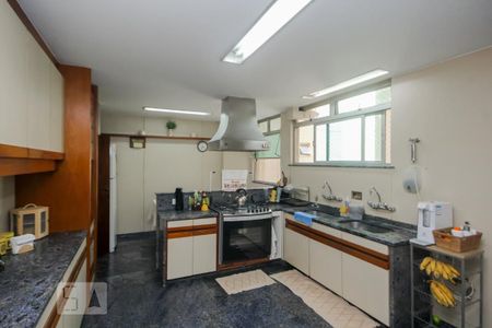 Apartamento à venda com 300m², 4 quartos e 3 vagasCozinha 