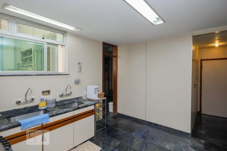 Apartamento à venda com 300m², 4 quartos e 3 vagasCozinha 