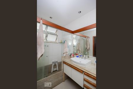 Apartamento à venda com 300m², 4 quartos e 3 vagasBanheiro Suite