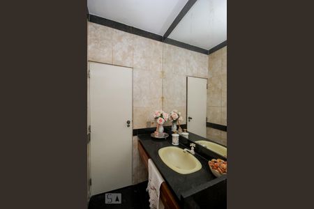 Apartamento à venda com 300m², 4 quartos e 3 vagas Lavabo