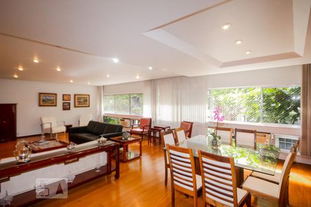 Apartamento à venda com 300m², 4 quartos e 3 vagasSala