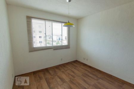 Sala de apartamento para alugar com 2 quartos, 40m² em Mário Quintana, Porto Alegre