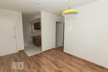 Sala de apartamento para alugar com 2 quartos, 40m² em Mário Quintana, Porto Alegre