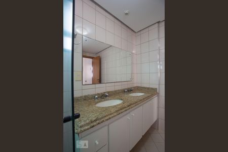 Apartamento para alugar com 147m², 4 quartos e 2 vagasBanheiro da suíte master