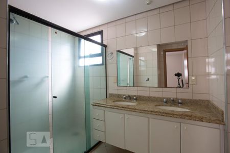 Apartamento para alugar com 147m², 4 quartos e 2 vagasBanheiro da suíte master