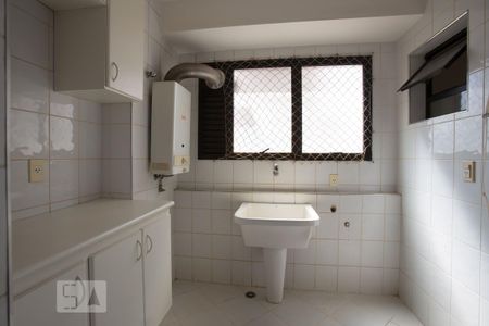 Apartamento para alugar com 147m², 4 quartos e 2 vagasÁrea de serviço