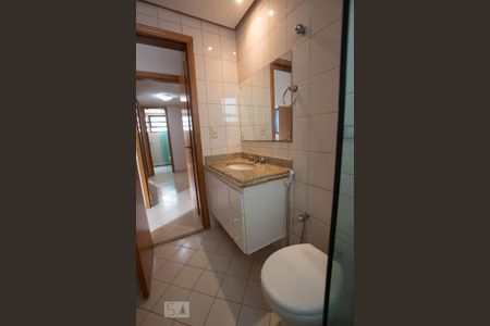 Apartamento para alugar com 147m², 4 quartos e 2 vagasBanheiro da suíte 1