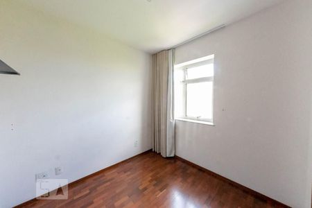 Quarto 2 de apartamento para alugar com 2 quartos, 121m² em Gutierrez, Belo Horizonte