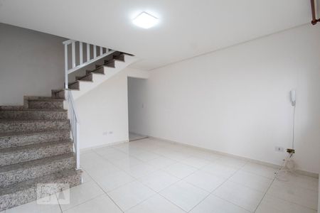 Sala de casa de condomínio à venda com 2 quartos, 74m² em Conceição, Osasco