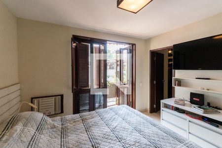 Casa à venda com 270m², 3 quartos e 3 vagasSuíte