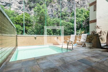 Casa à venda com 270m², 3 quartos e 3 vagasPiscina