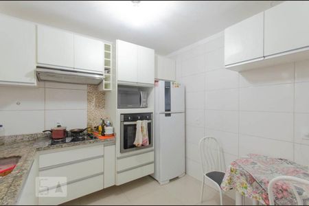Casa de condomínio à venda com 112m², 3 quartos e 2 vagasCozinha