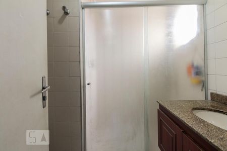 Banheiro  de apartamento à venda com 2 quartos, 56m² em Vila Carrão, São Paulo