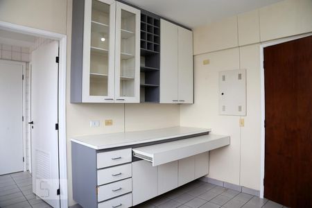 Apartamento para alugar com 160m², 3 quartos e 3 vagasCozinha
