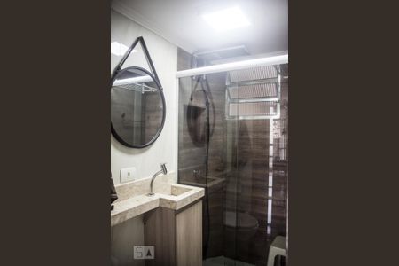 Banheiro de kitnet/studio para alugar com 1 quarto, 30m² em Vila Buarque, São Paulo