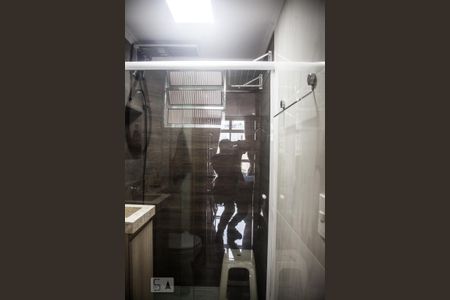 Banheiro de kitnet/studio para alugar com 1 quarto, 30m² em Vila Buarque, São Paulo