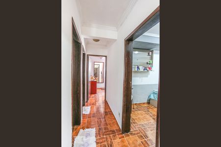 Corredor de casa à venda com 6 quartos, 220m² em Ferreira, São Paulo
