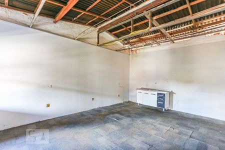 Casa à venda com 220m², 6 quartos e 2 vagas Casa à venda com 220m², 6 quartos e 2 vagasPiso Superior Sala de Estar