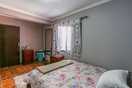 Casa à venda com 220m², 6 quartos e 2 vagas Casa à venda com 220m², 6 quartos e 2 vagasQuarto 3