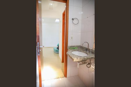 Apartamento à venda com 69m², 2 quartos e 2 vagas Apartamento à venda com 69m², 2 quartos e 2 vagasBanheiro Corredor
