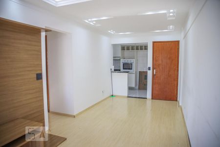 Sala de apartamento à venda com 2 quartos, 69m² em Olímpico, São Caetano do Sul
