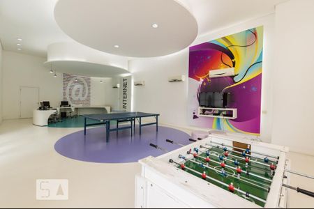 Apartamento à venda com 90m², 2 quartos e 2 vagas Apartamento à venda com 90m², 2 quartos e 2 vagasÁrea comum - Salão de jogos juvenil