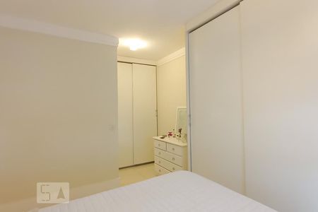 Apartamento à venda com 90m², 2 quartos e 2 vagas Apartamento à venda com 90m², 2 quartos e 2 vagasSuíte