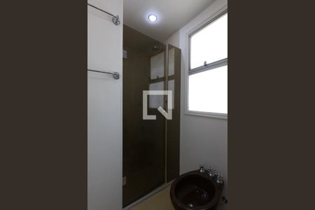 Apartamento à venda com 102m², 2 quartos e 2 vagas Apartamento à venda com 102m², 2 quartos e 2 vagasBanheiro da Suíte