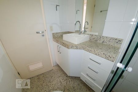 Apartamento para alugar com 62m², 2 quartos e 1 vaga Apartamento para alugar com 62m², 2 quartos e 1 vagaBanheiro da suíte