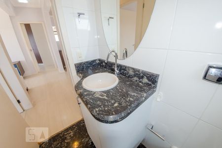 Apartamento para alugar com 62m², 2 quartos e 1 vaga Apartamento para alugar com 62m², 2 quartos e 1 vagaBanheiro social