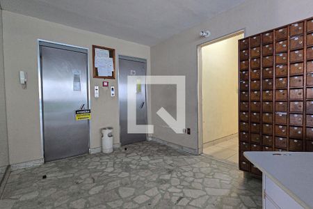 Apartamento à venda com 75m², 2 quartos e sem vaga Apartamento à venda com 75m², 2 quartos e sem vagaÁrea comum - Hall social