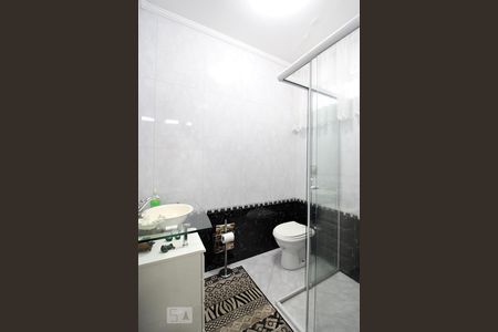 Casa à venda com 347m², 4 quartos e 3 vagasBanheiro 2