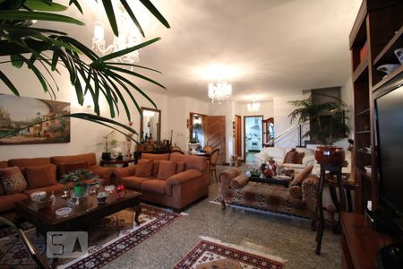 Sala de casa para alugar com 4 quartos, 347m² em Vila Romana, São Paulo