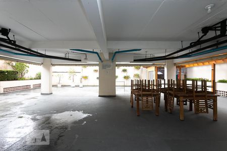 Apartamento à venda com 40m², 1 quarto e 1 vaga Apartamento à venda com 40m², 1 quarto e 1 vagaÁrea comum - Salão de festas