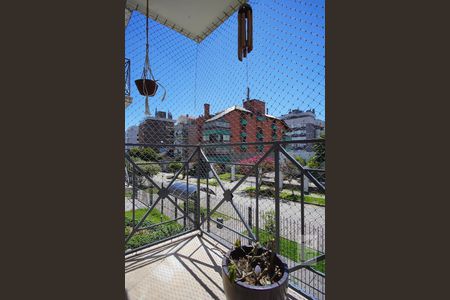 Sala - Vista de apartamento para alugar com 1 quarto, 67m² em Jardim Lindóia, Porto Alegre