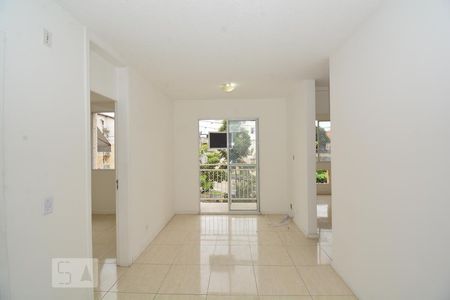 Sala de apartamento à venda com 3 quartos, 50m² em Parada de Lucas, Rio de Janeiro